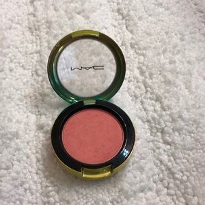 Mac hipness powder blush